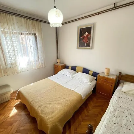 Διαμέρισμα Charmante In Mit Grill, Garten Und Terrasse
