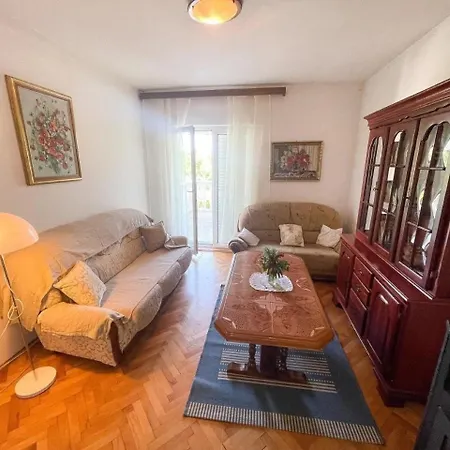 Charmante In Mit Grill, Garten Und Terrasse Διαμέρισμα *