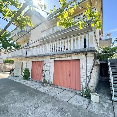 Apartment Charmante In Mit Grill, Garten Und Terrasse Jadranovo