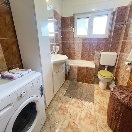 Апартаменты Charmante In Mit Grill, Garten Und Terrasse Ядраново
